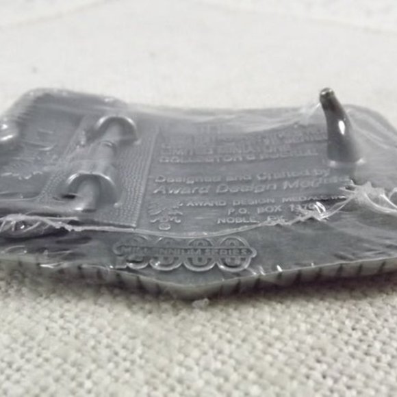 Hesston National Finals Rodeo 1999 Mini Buckle - Picture 7 of 7